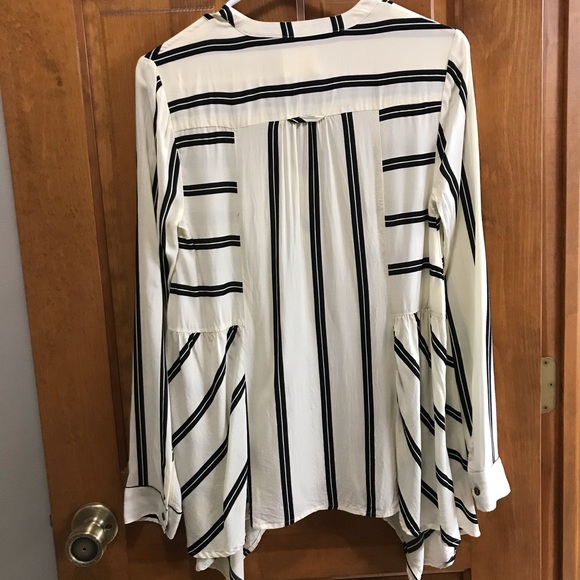 Anthropologie (Maeve) Lainey Henley Stripe Blouse - Picture 3 of 7